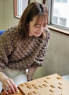 室谷由紀女流