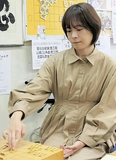 山根ことみ女流