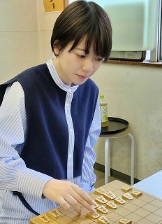小高佐季子女流